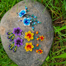 Load image into Gallery viewer, Wixrarika (Huichol) Purple Flower Earrings
