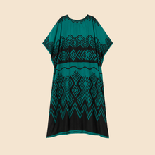 Load image into Gallery viewer, Asháninka Women’s Cushma – Verde
