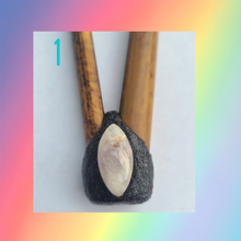 Load image into Gallery viewer, Bamboo Brazilian Kuripe with Quartz Stones or Cirtrine &amp; Clay
