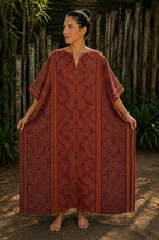 Load image into Gallery viewer, Shipibo Unisex Cushma — Tierra
